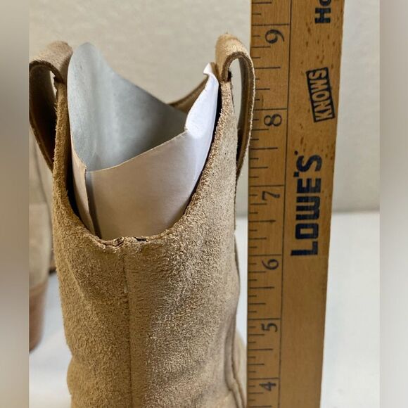 NIB Lisa Vicky Women’s Sway V Taupe Split Suede Short Pull On Boots - Size 7 - Picture 13 of 13